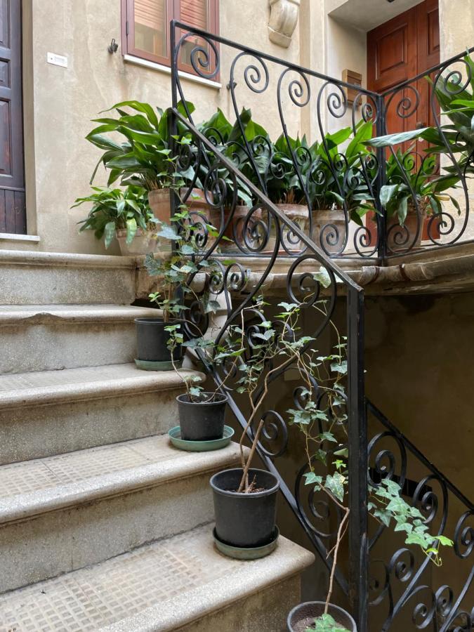 Apartamento La Casa Sulla Piazza Enna Exterior foto