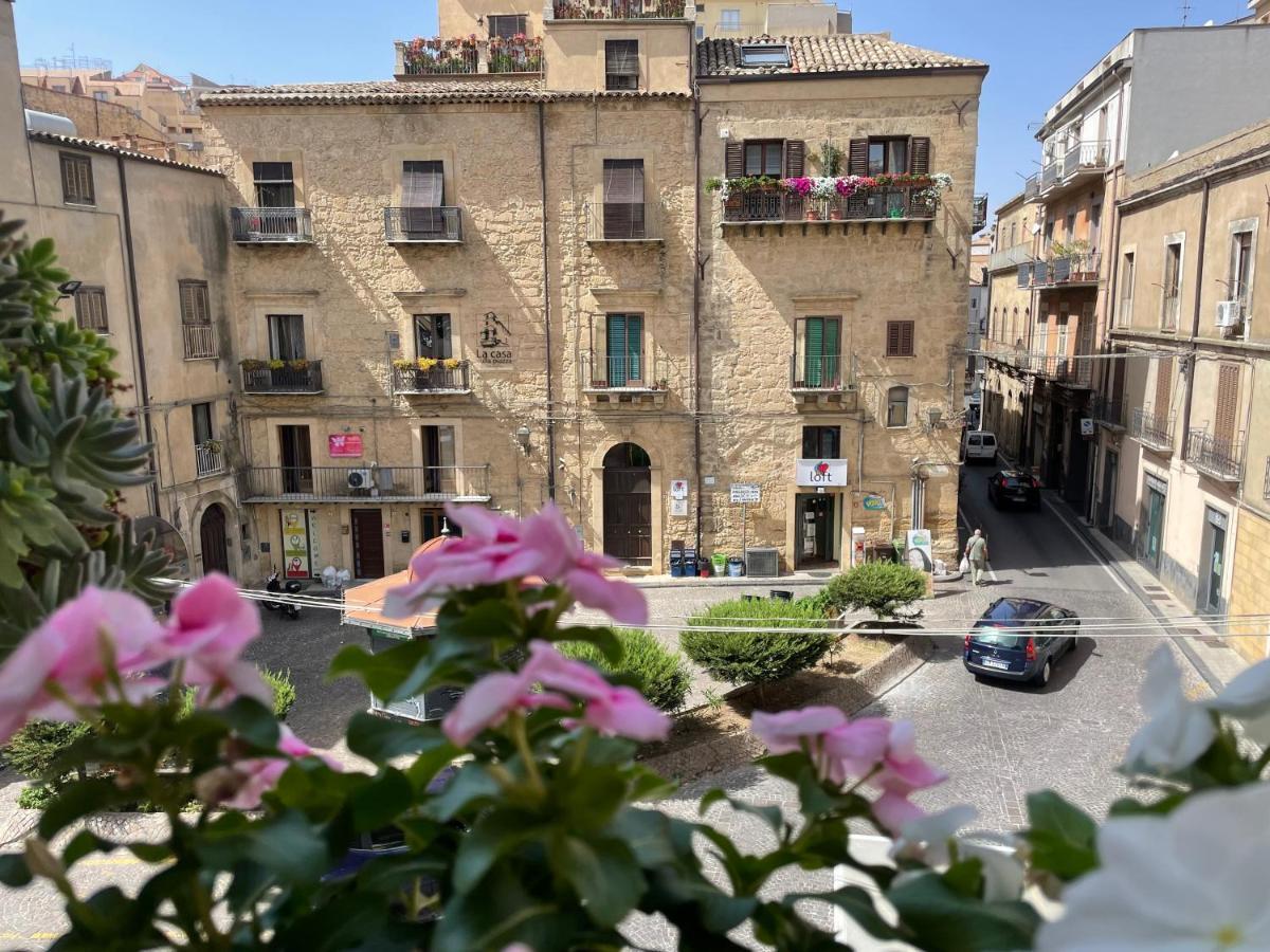 Apartamento La Casa Sulla Piazza Enna Exterior foto
